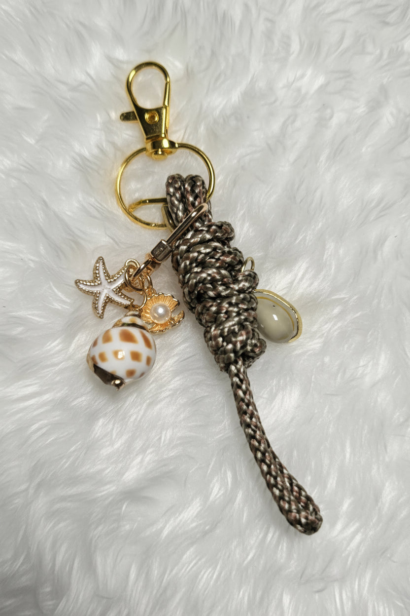 đ Coastal Charm Seashell & Starfish Keychain with Rope Loop