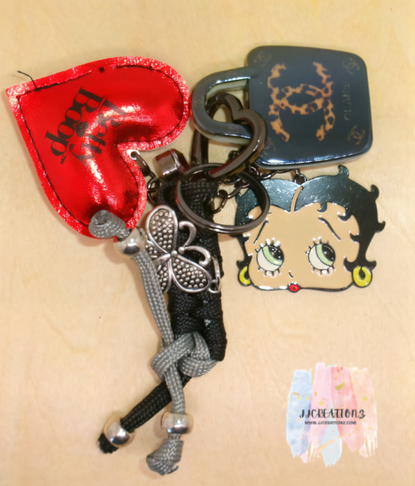 ❤️ Betty Boop Red Heart Charm Keychain – Retro Bag & Key Accessory