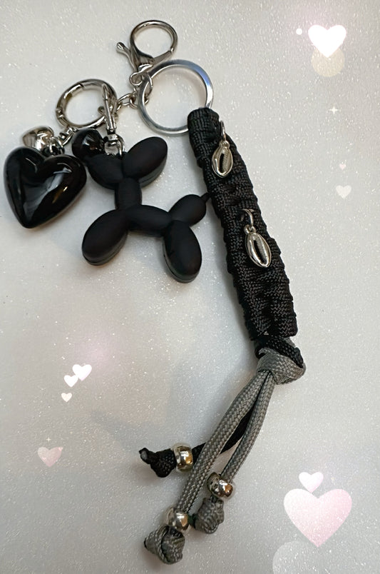 Balloon dog/heart keychain