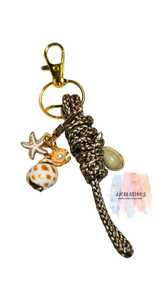 🐚 Coastal Charm Seashell & Starfish Keychain with Rope Loop